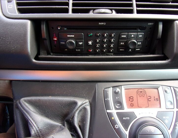 Peugeot 807 MPV 2,0 l 100 kw