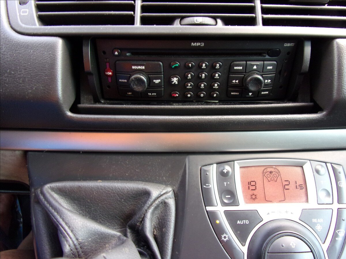 Peugeot 807 MPV 2,0 l 100 kw