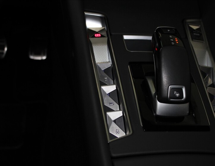 DS Automobiles DS9 21