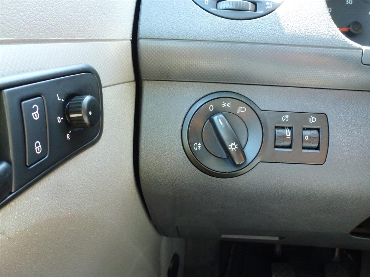 Volkswagen Caddy Skříň 1,9 l 77 kw