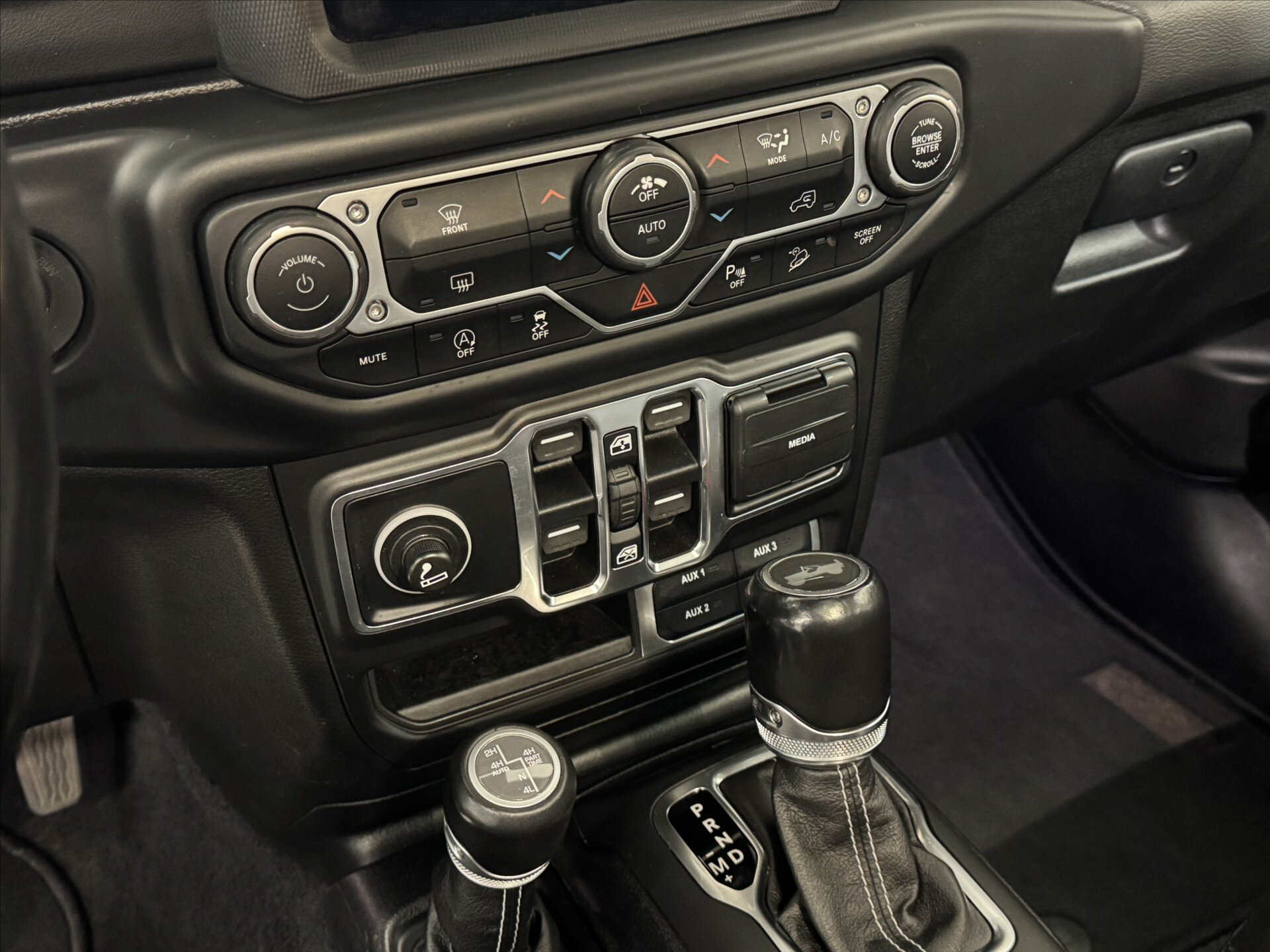 Jeep Wrangler SUV / Terénní 2,1 l 147 kw