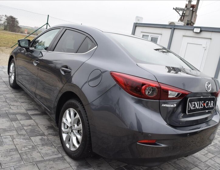 Mazda 3 Sedan 1,5 l 74 kw