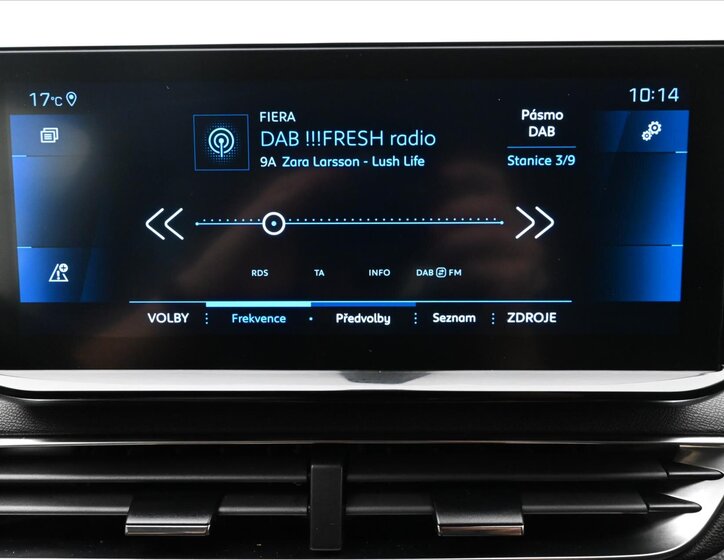 Peugeot 5008 SUV / Terénní 1,5 l 96 kw