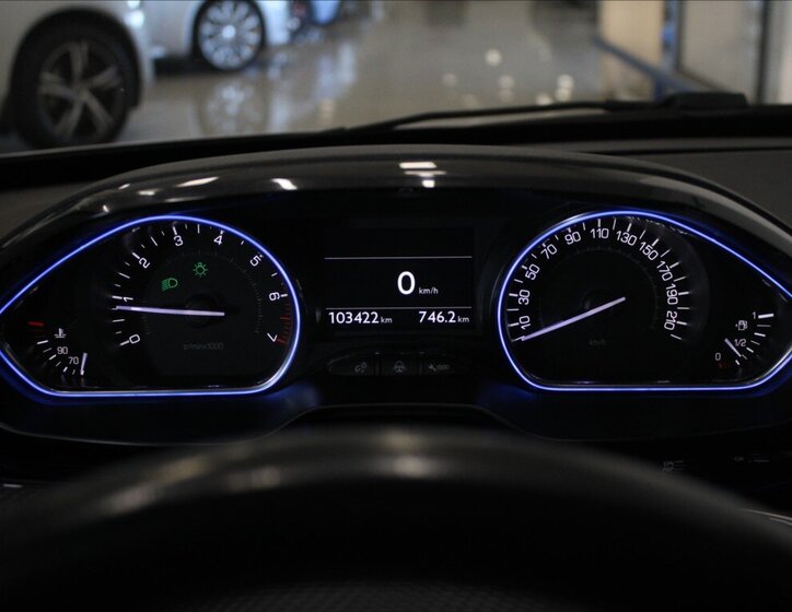 Peugeot 208 Hatchback 1,2 l 81 kw