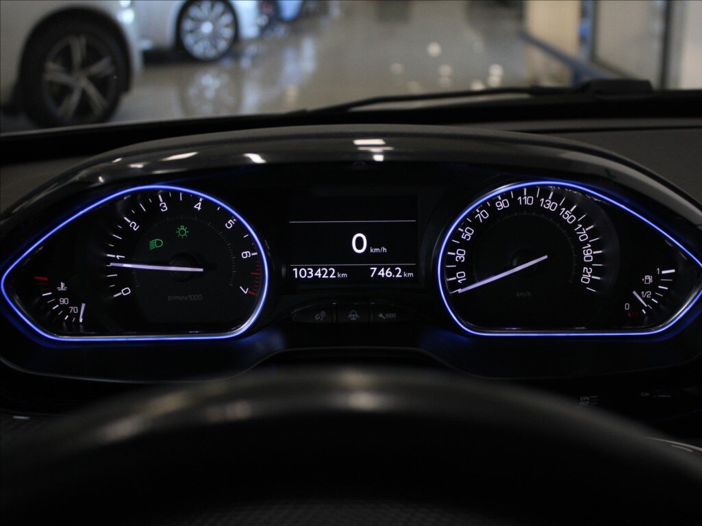 Peugeot 208 Hatchback 1,2 l 81 kw