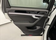 Volkswagen Touareg SUV / Terénní 4,0 l 310 kw