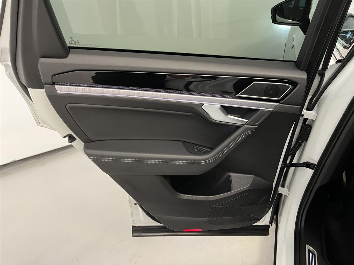 Volkswagen Touareg SUV / Terénní 4,0 l 310 kw