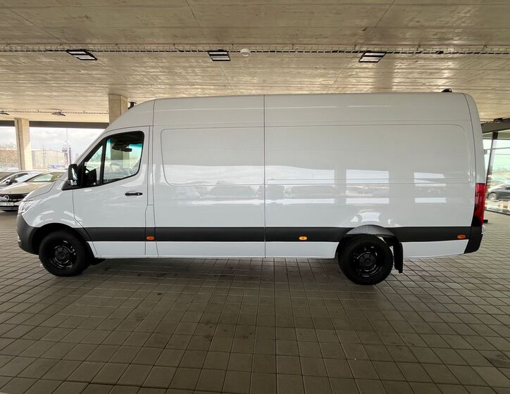 Mercedes-Benz Sprinter 8