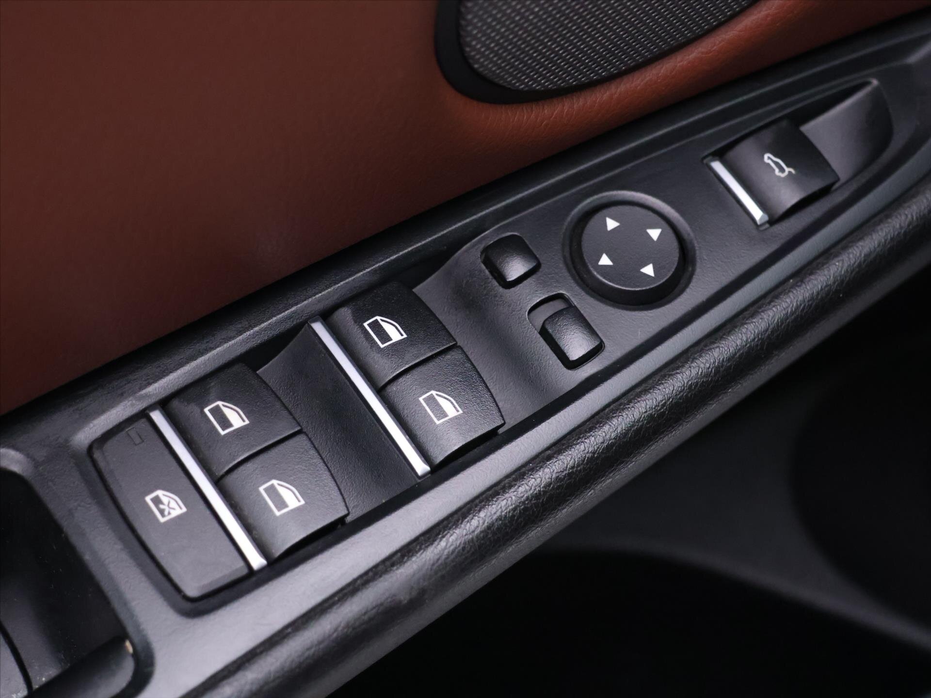 BMW X5 SUV / Terénní 3,0 l 230 kw