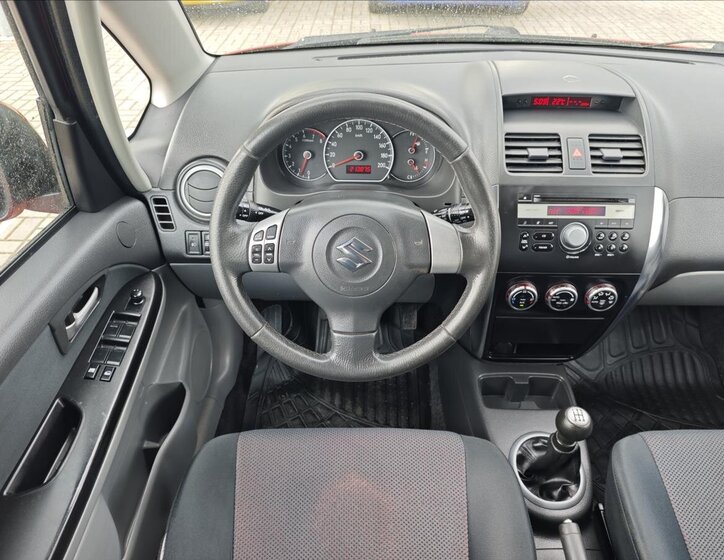 Suzuki SX4 Hatchback 1,5 l 73 kw