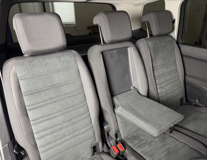 Volkswagen Touran 13