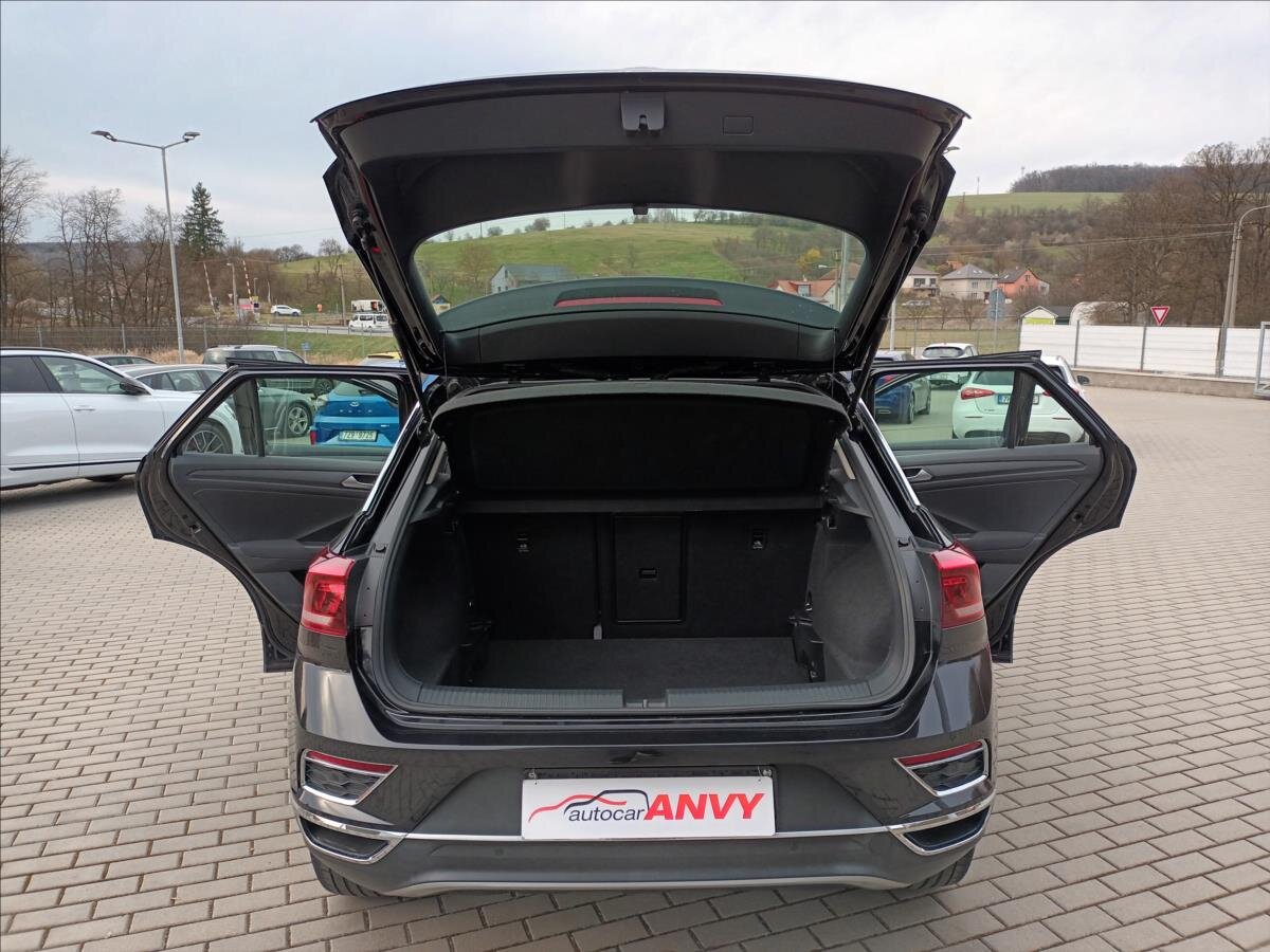 Volkswagen T-Roc SUV / Terénní 1,5 l 110 kw