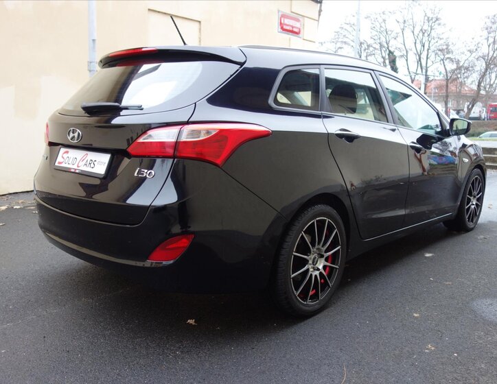 Hyundai i30 Kombi 1,6 l 81 kw