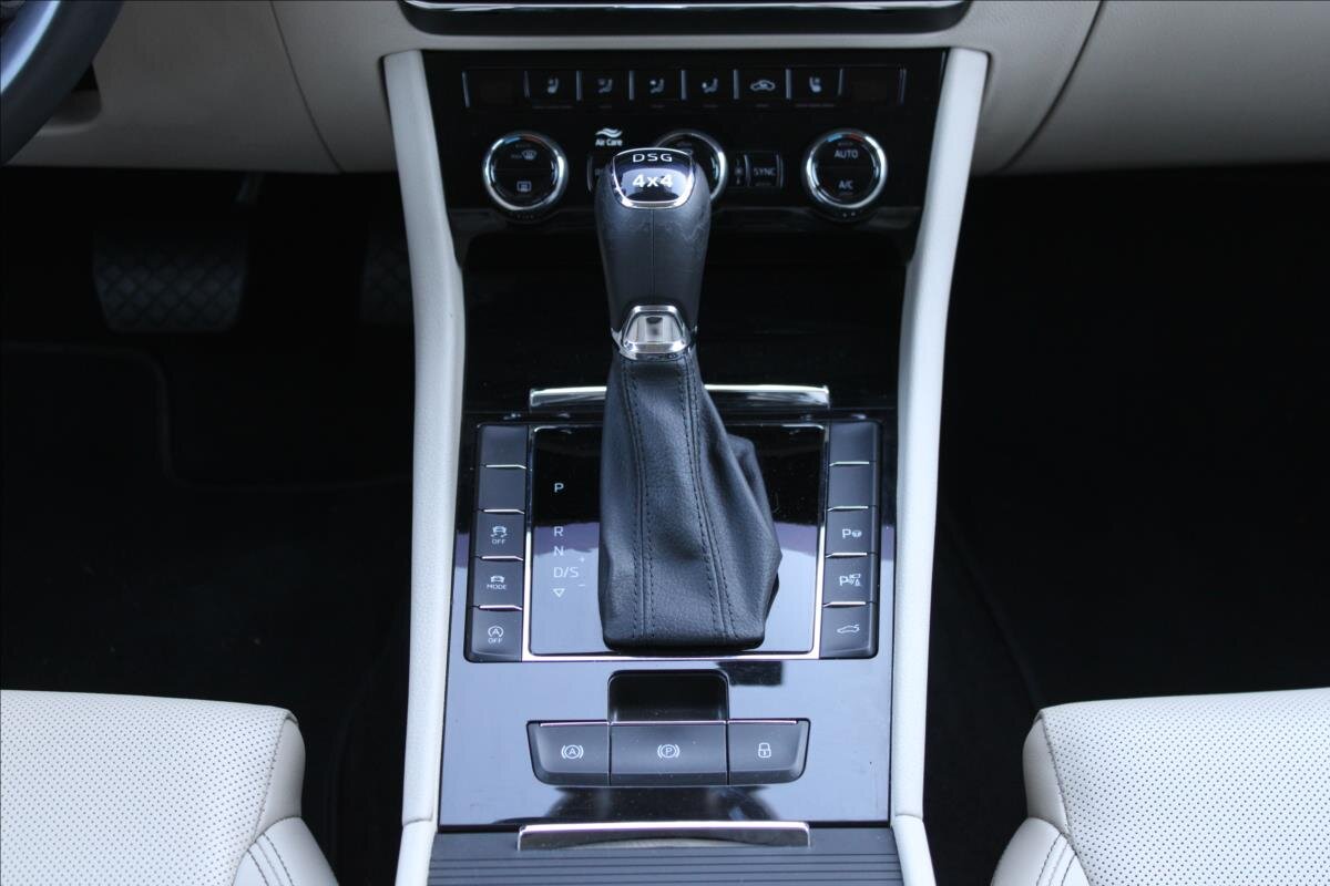 Škoda Superb Sedan / Limuzína 2,0 l 147 kw