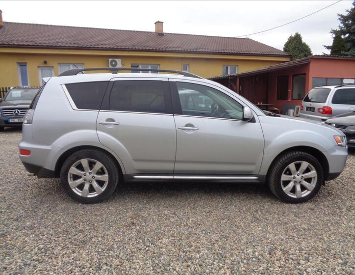 Mitsubishi Outlander 8