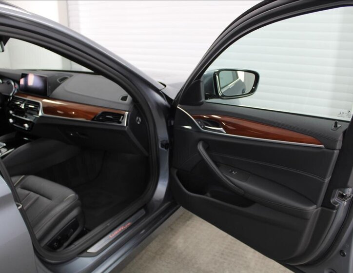 BMW Řada 5 Kombi 2,0 l 140 kw