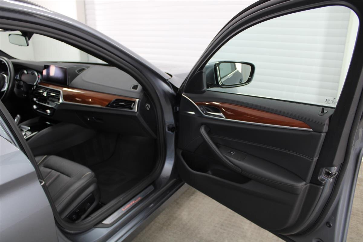 BMW Řada 5 Kombi 2,0 l 140 kw