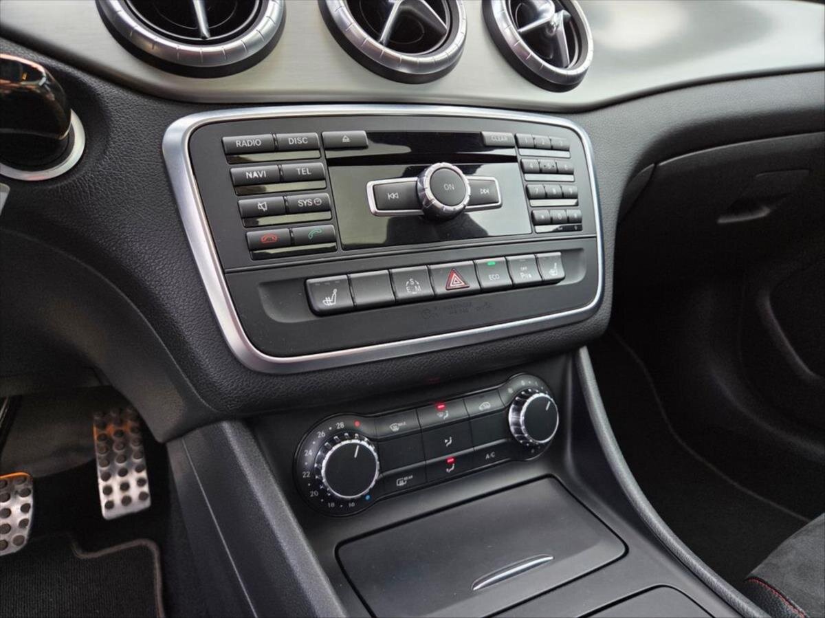 Mercedes-Benz CLA Sedan / Limuzína 1,8 l 100 kw