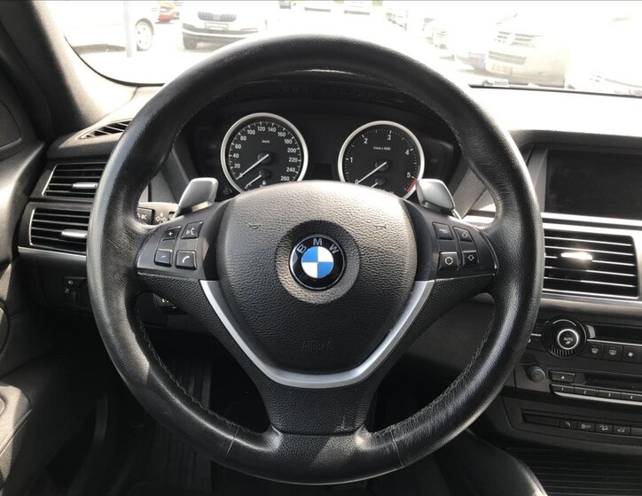 BMW X6 Kombi 3,0 l 180 kw