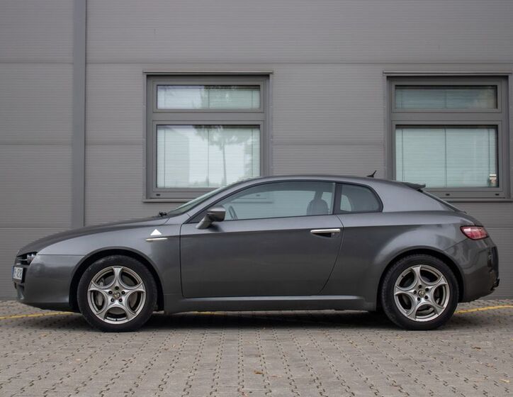 Alfa Romeo Brera 8
