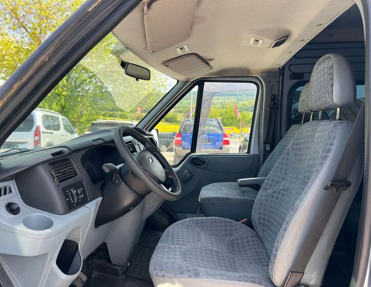 Ford Transit 9