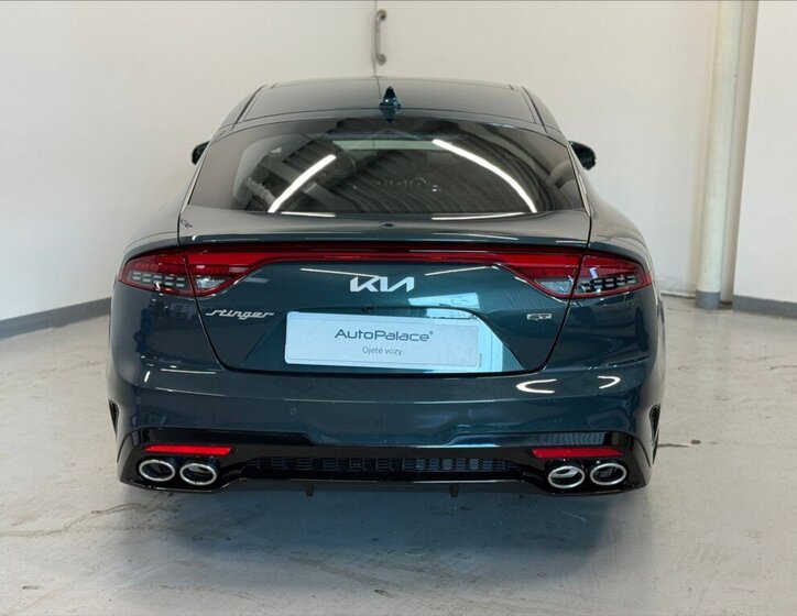 KIA Stinger Liftback 3,3 l 269 kw
