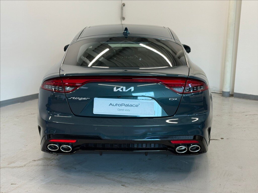 KIA Stinger Liftback 3,3 l 269 kw