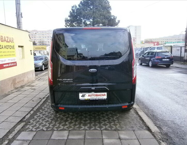 Ford Tourneo Custom 5