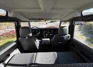 Land Rover Defender 15