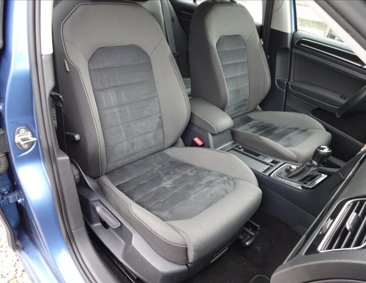 Volkswagen Golf Kombi 1,6 l 77 kw