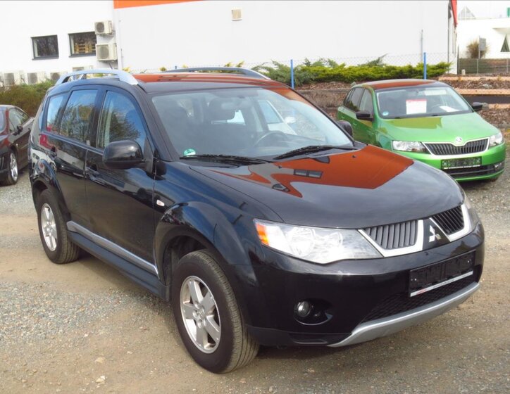 Mitsubishi Outlander SUV / Terénní 2,4 l 125 kw