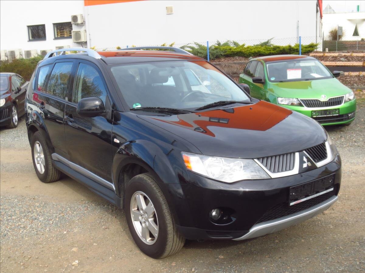 Mitsubishi Outlander SUV / Terénní 2,4 l 125 kw
