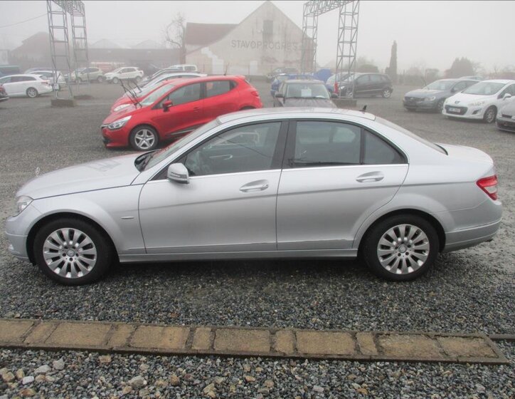Mercedes-Benz Třídy C Sedan / Limuzína 1,8 l 115 kw