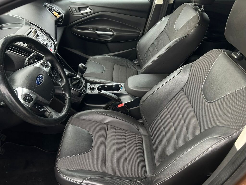 Ford Kuga SUV 2,0 l 120 kw