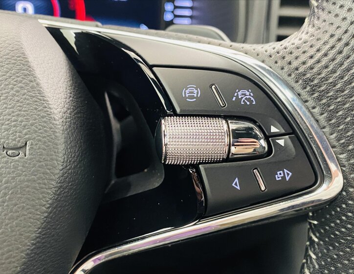 Škoda Karoq SUV / Terénní 1,5 l 110 kw