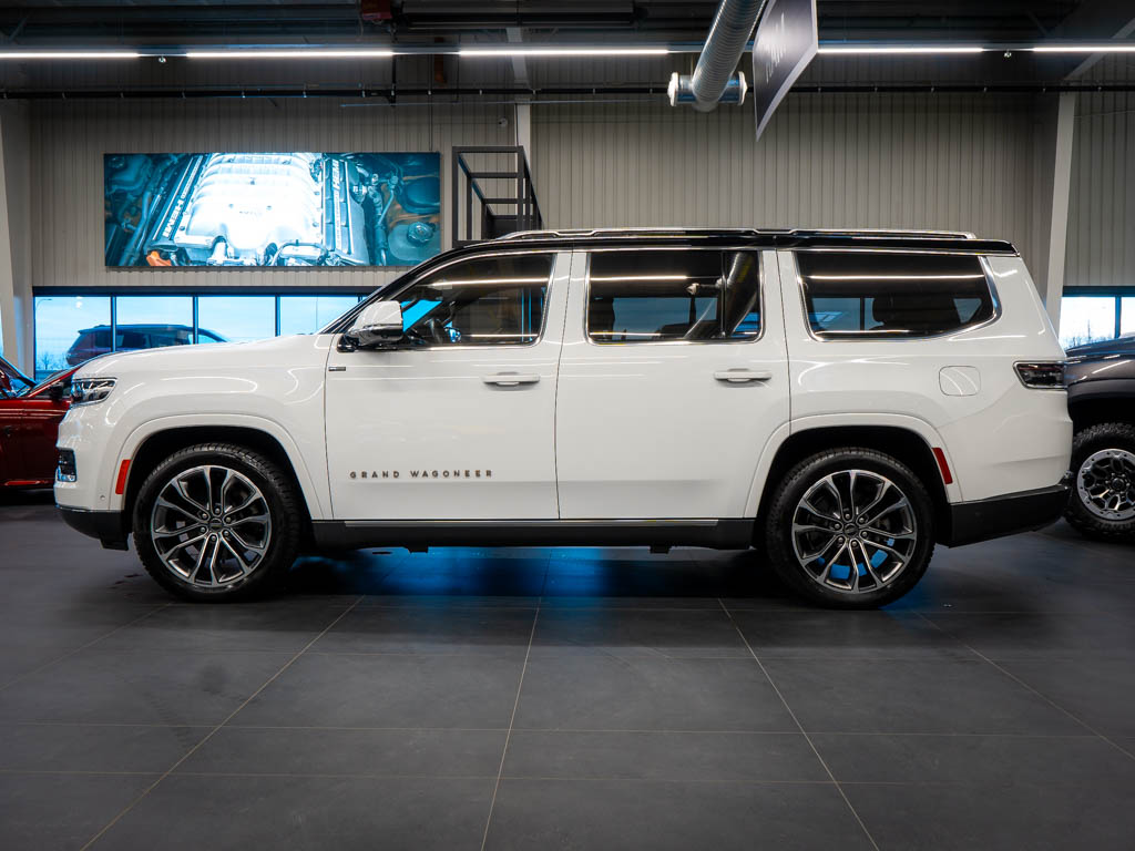 Jeep Grand Wagoneer