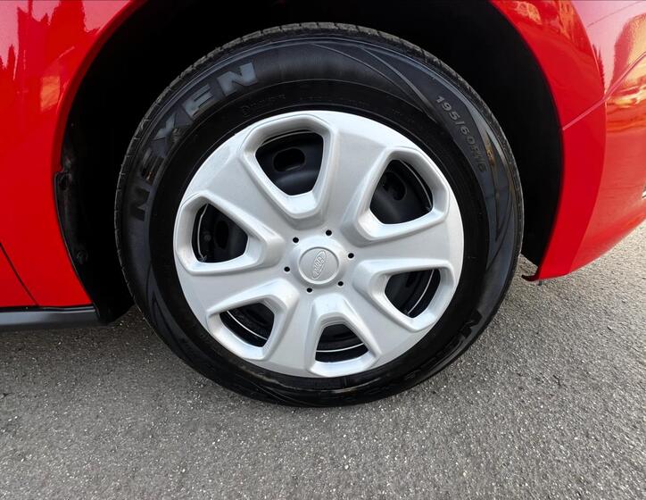 Ford Tourneo Courier 11