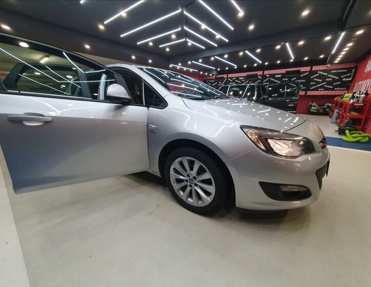 Opel Astra Hatchback 1,4 l 103 kw