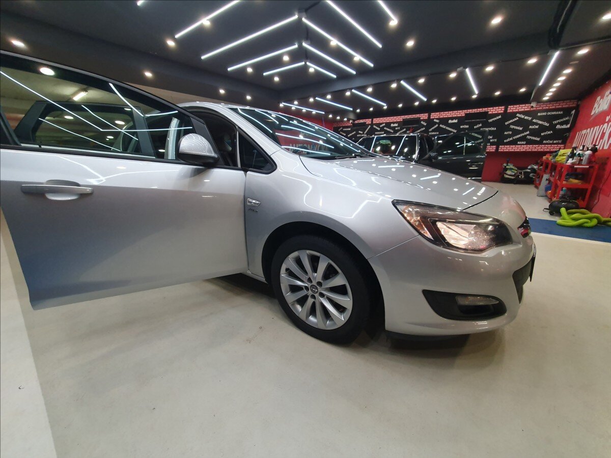 Opel Astra Hatchback 1,4 l 103 kw