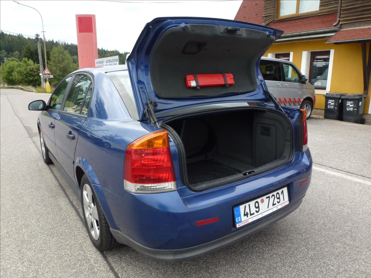 Opel Vectra Sedan / Limuzína 1,8 l 90 kw