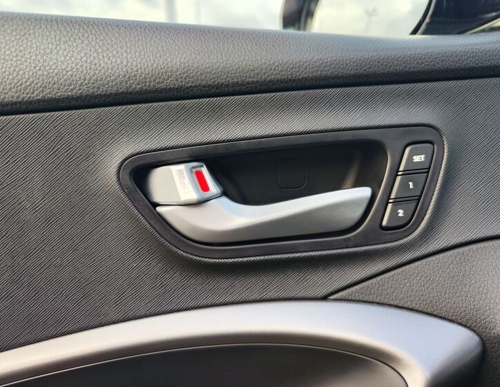 Hyundai Grand Santa Fe 42