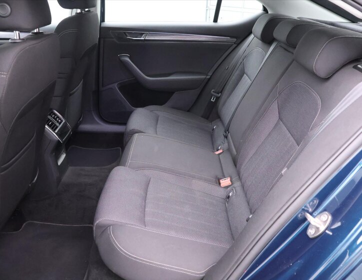 Škoda Superb Liftback 1,5 l 110 kw