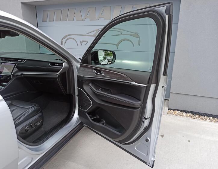 Jeep Grand Cherokee 38