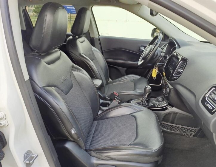 Jeep Compass SUV 2,0 l 125 kw