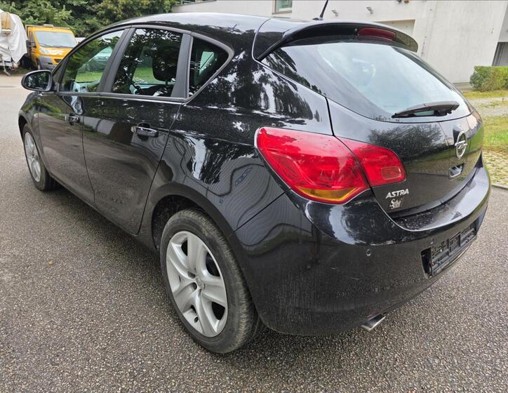 Opel Astra 4
