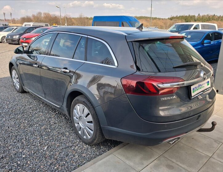 Opel Insignia Kombi 2,0 l 120 kw