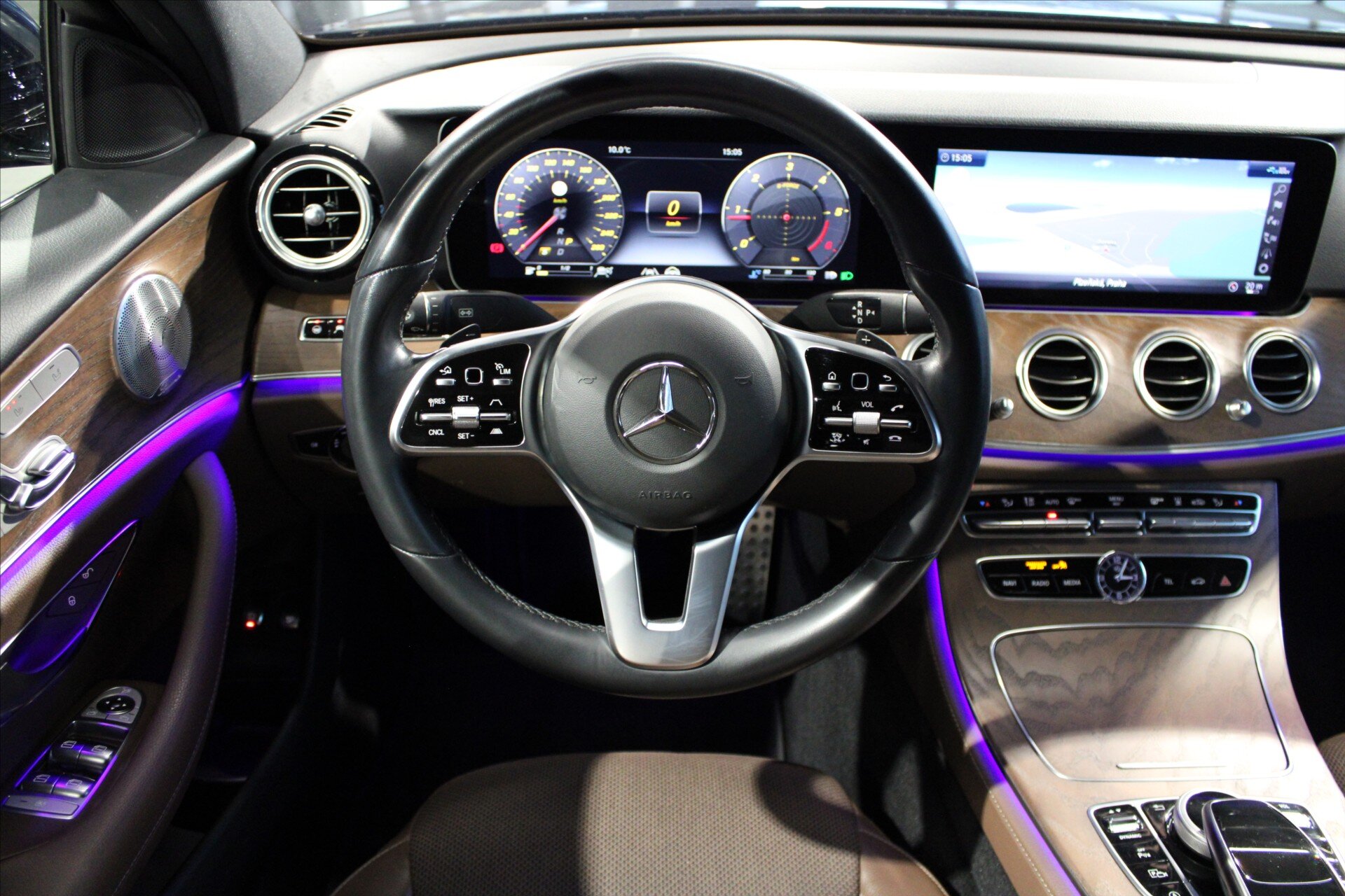 Mercedes-Benz Třídy E Sedan / Limuzína 1,6 l 118 kw