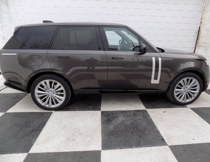 Land Rover Range Rover SUV 4,4 l 390 kw