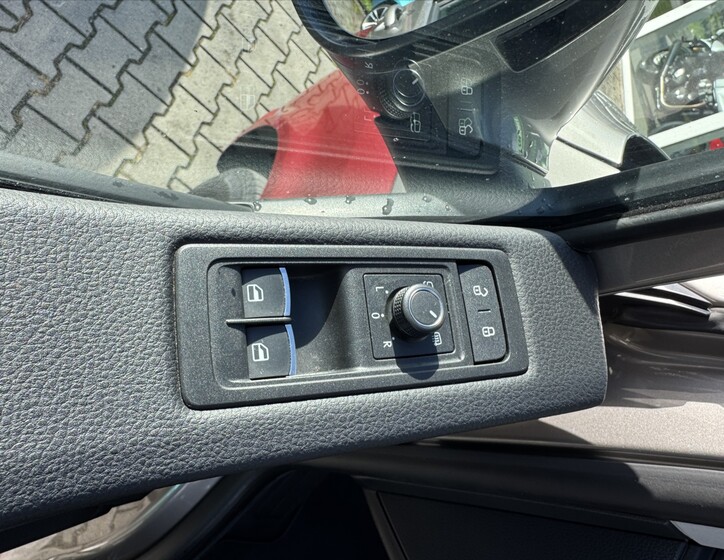 Volkswagen Multivan 19