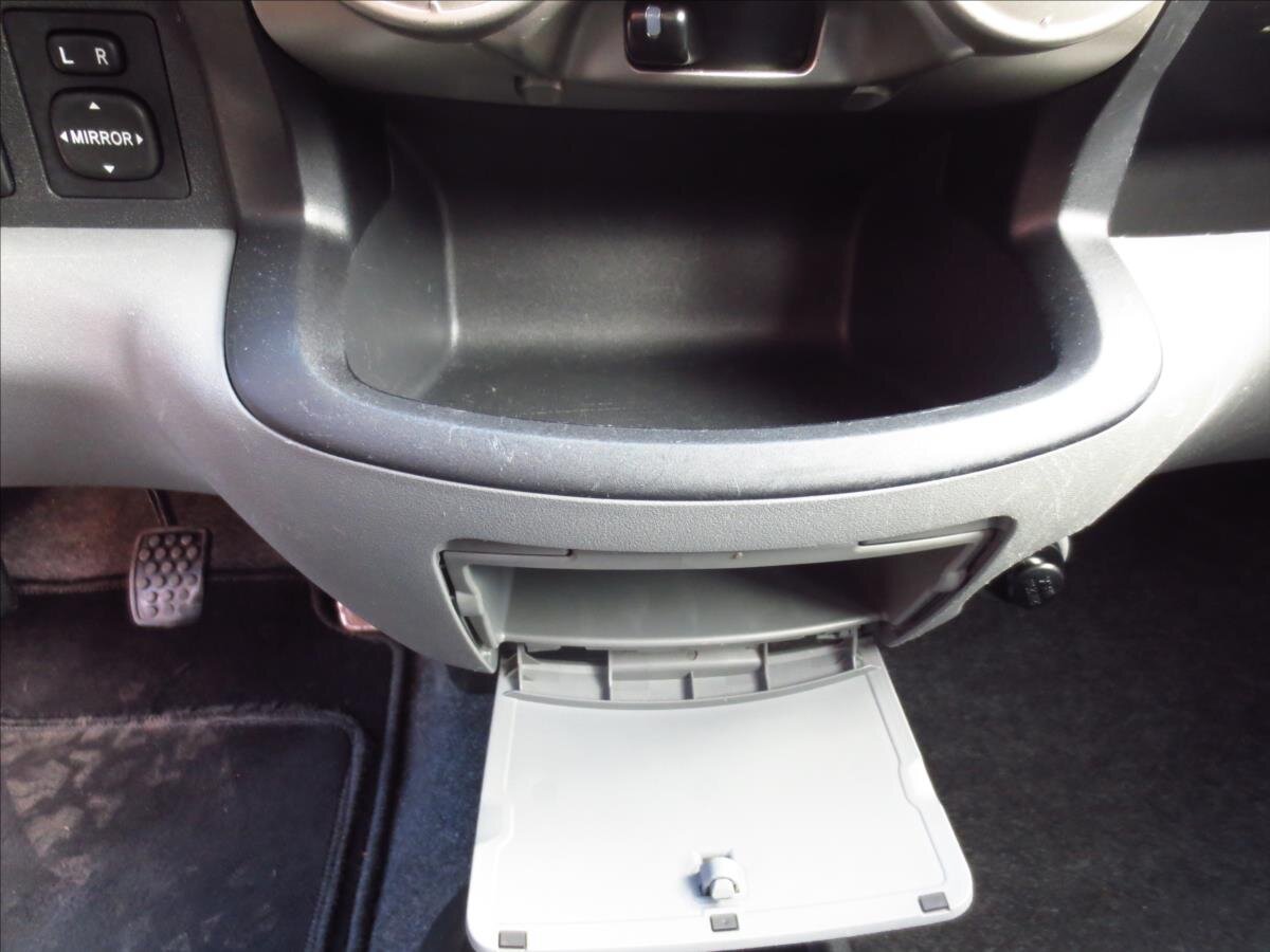 Subaru Justy Hatchback 998,0 51 kw